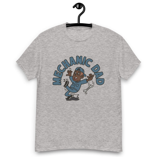 Mechanic Brown Hair Dark Skin Tone No-Glasses Stubble Dad T-Shirt