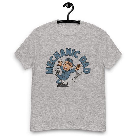 Mechanic Brown Hair Tan Skin Tone No-Glasses Stubble Dad T-Shirt